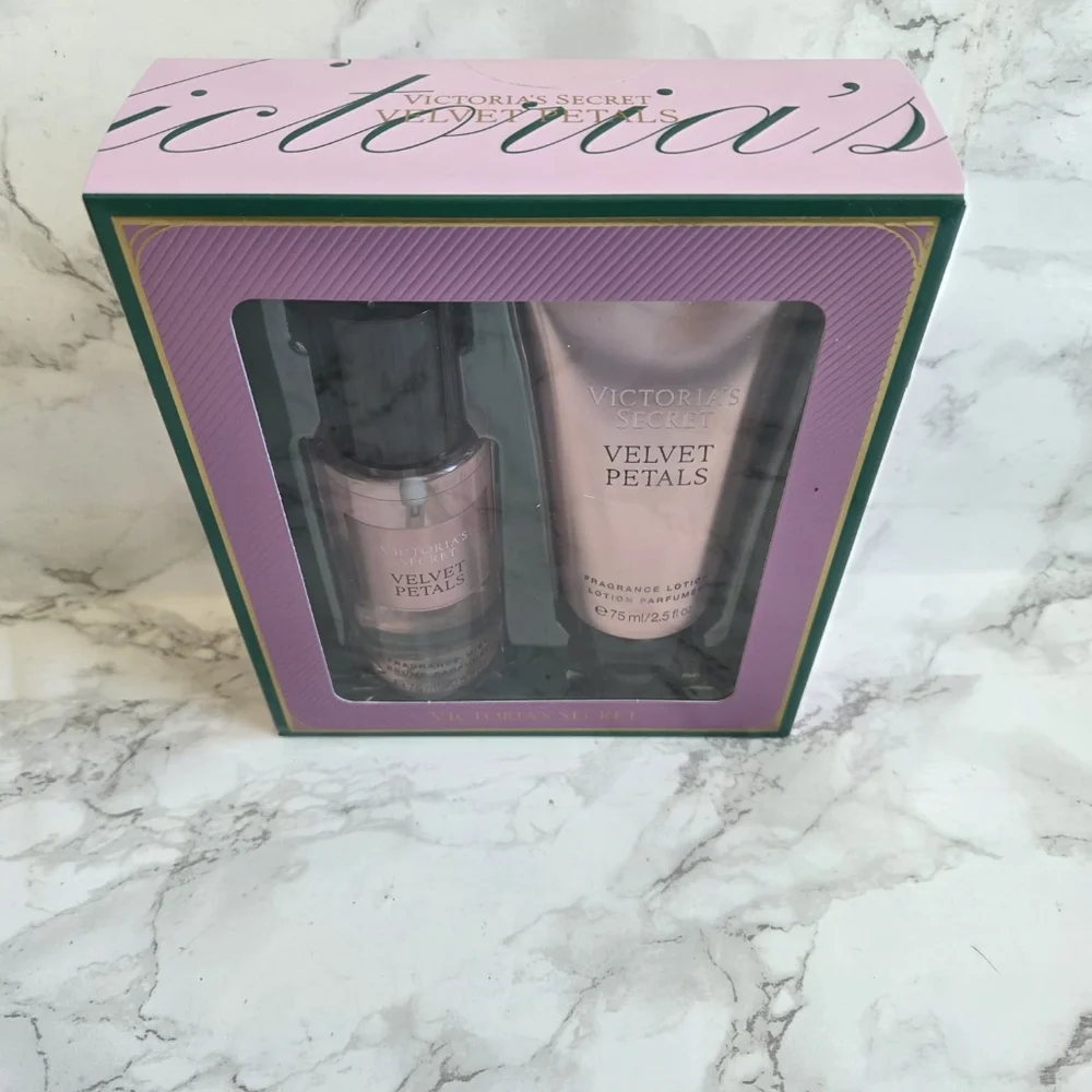 VICTORIA'S SECRET VELVET PETALS GIFT SET Body fragance - Picture 3 of 5